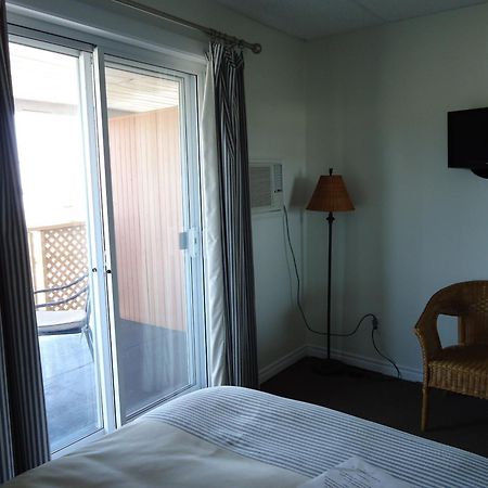 Hotel-Motel Baie-Ste-Catherine Ngoại thất bức ảnh