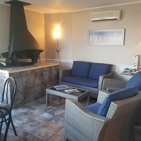 Hotel-Motel Baie-Ste-Catherine Ngoại thất bức ảnh