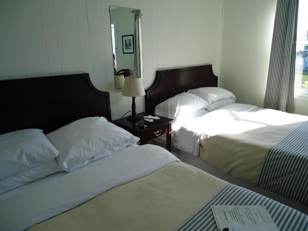 Hotel-Motel Baie-Ste-Catherine Ngoại thất bức ảnh