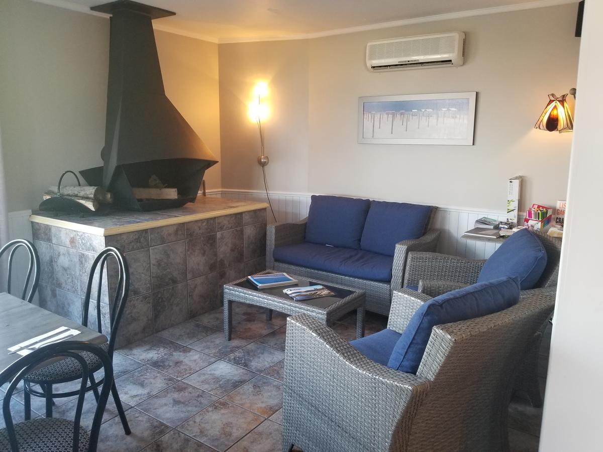Hotel-Motel Baie-Ste-Catherine Ngoại thất bức ảnh
