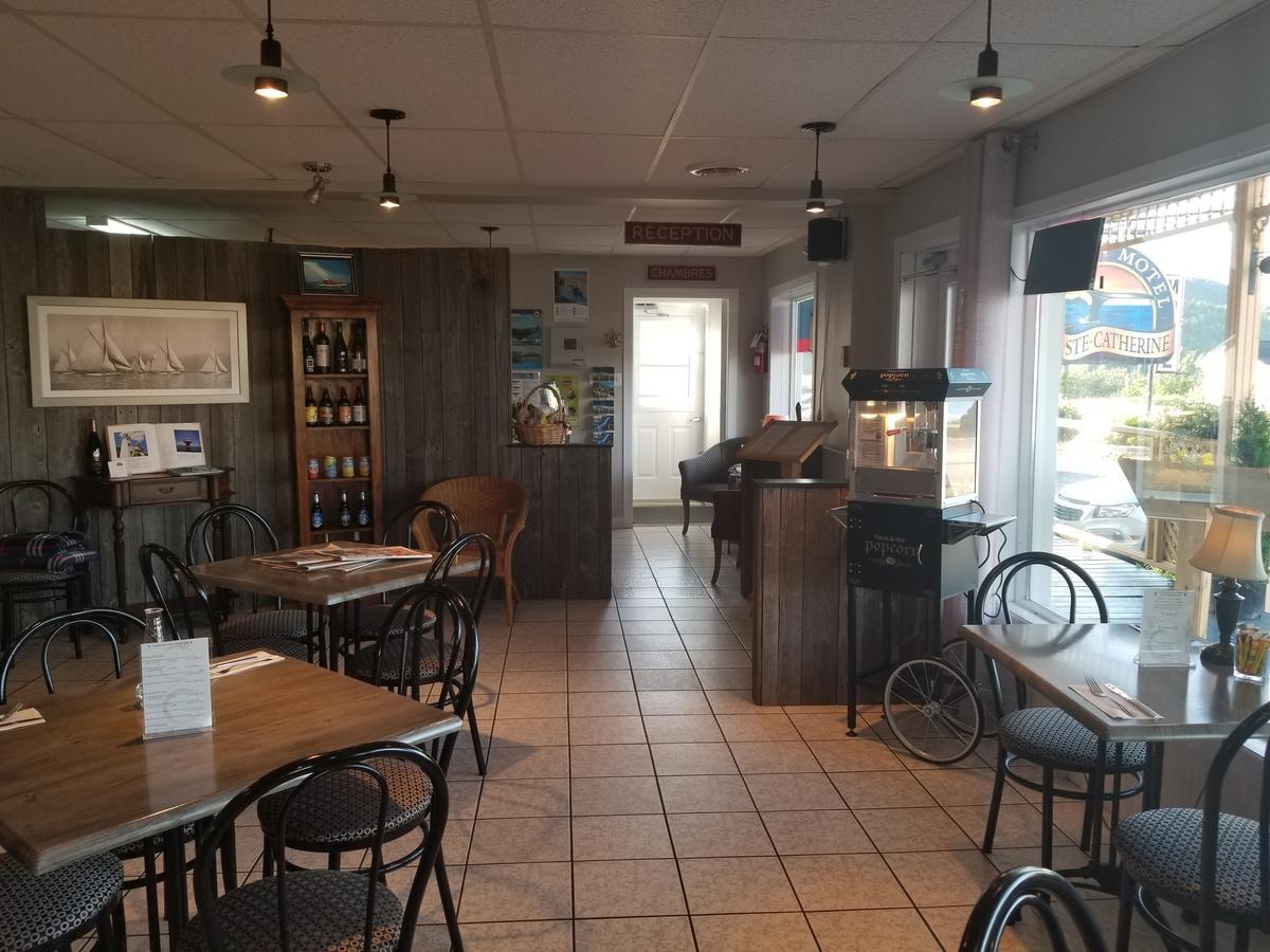 Hotel-Motel Baie-Ste-Catherine Ngoại thất bức ảnh